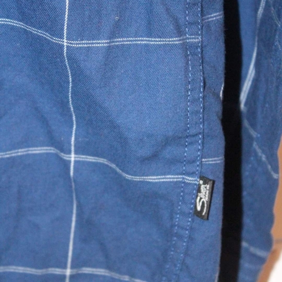 2/$40 🏷 Silver Jeans Teen Dress Shirt - Picture 5 of 7